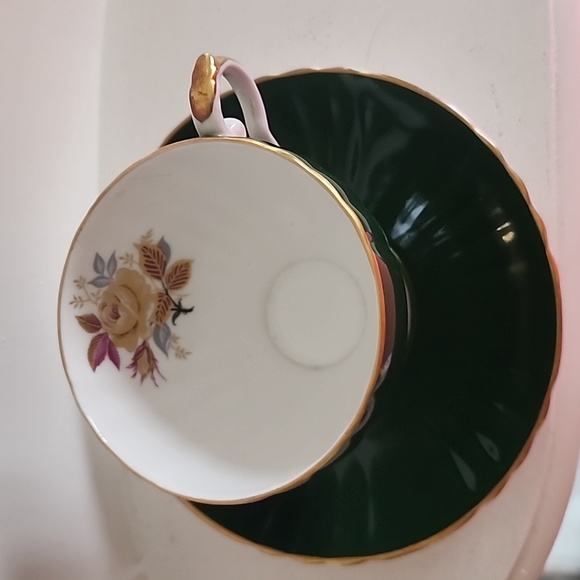 Royal Grafton Tea Cup and Saucer, Green and Gold Tea Cup and Saucer, Flower bouq - Picture 8 of 8
